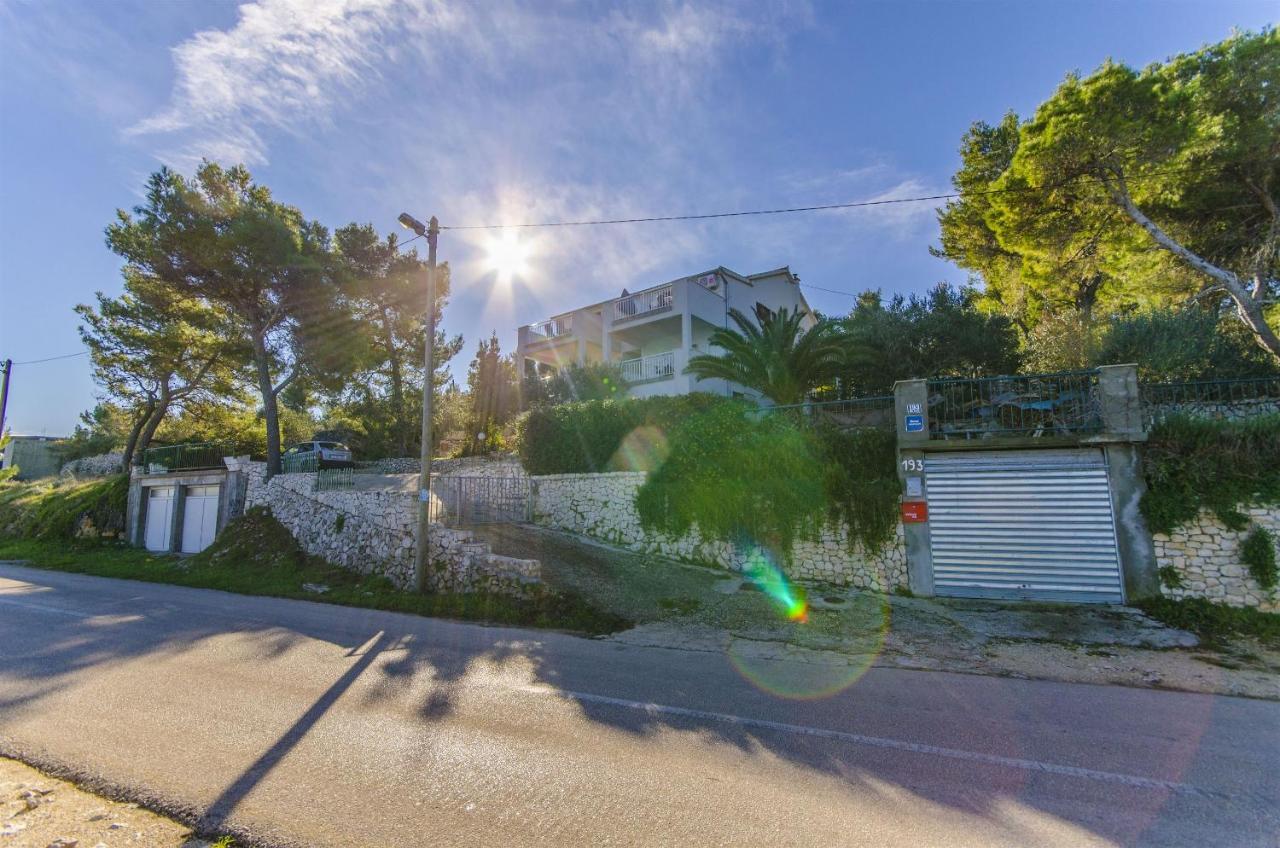 Apartments Dragica Слатине Экстерьер фото
